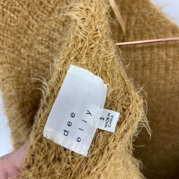 Dee Elly tan camel eyelash scoop neck knot v back sweater womens s NWOT - Picture 5 of 5